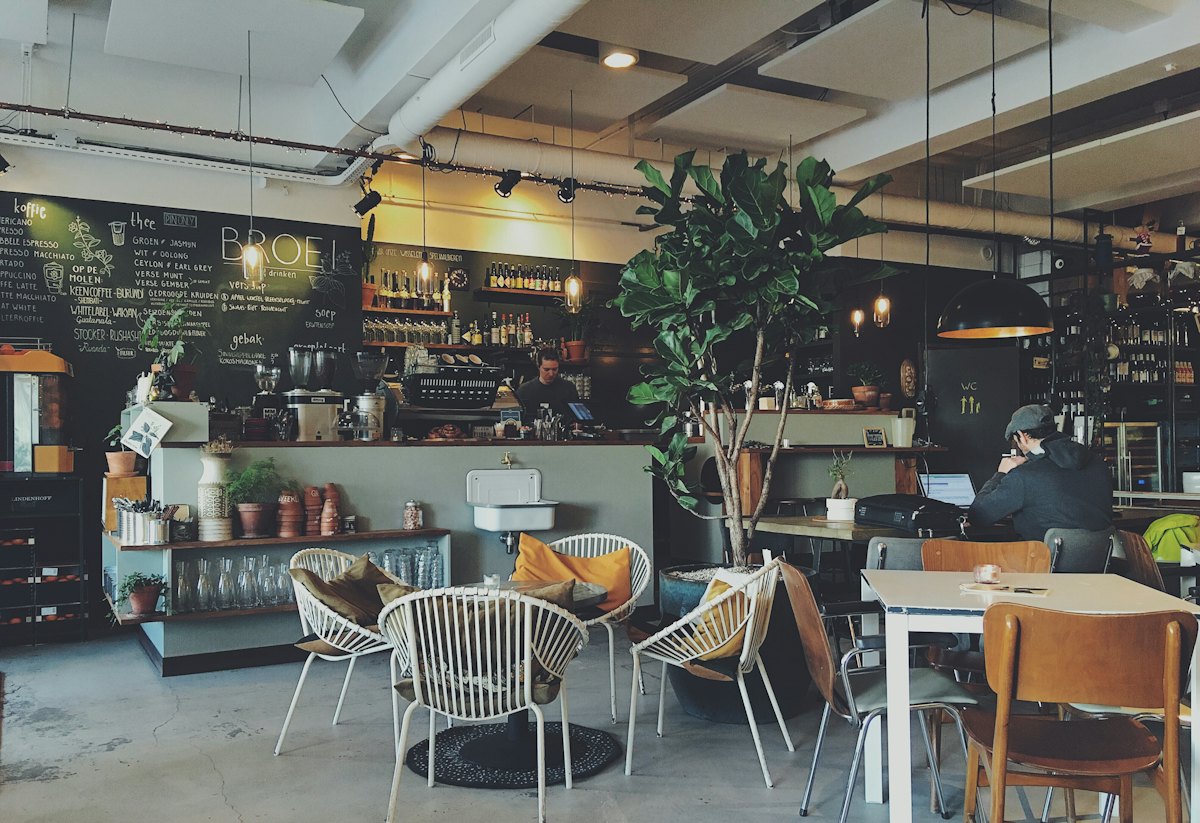 Suasana kafe mitra Kopi Healing
